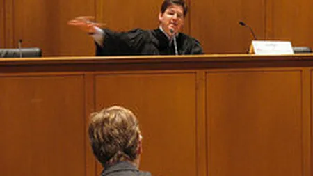 Studiu: Judecatorii si avocatii au crescut cel mai mult in topul increderii romanilor anul acesta