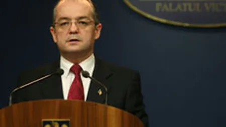 Emil Boc: Cheltuielile publice se taie cu 20%. La combustibili, reducerea e de 50%
