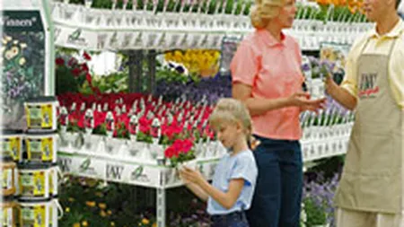 Studiu A.T. Kearney: Prezenta managerului in magazin micsoreaza fluctuatia de personal