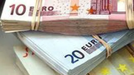 Leul se prabuseste: Casele de schimb afiseaza valori de aproape 4,45 lei/euro