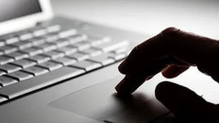 Pui \la liber\ pe net 5.000 de piese muzicale? Te califici pentru o perchezitie la domiciliu