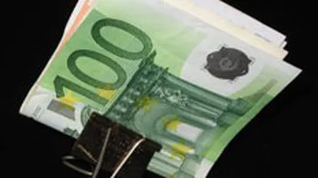 Saxo Bank: Euro va reintra pe depreciere fata de dolar, in august