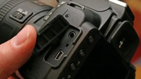 Retailerul foto F 64 si-a redus profitul in 2009 cu 63%, venituri in crestere usoara