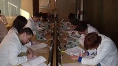 Colegiul Medicilor: Numarul medicilor care pleaca sa lucreze in strainatate creste dramatic