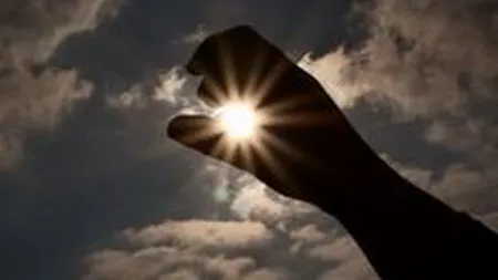 Vrei puterea? Ia-o de jos!