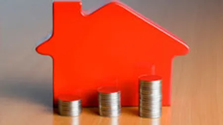 Unele banci au crescut deja ratele clientilor dupa reevaluarea locuintelor. Vezi in ce situatie ti s-ar putea scumpi creditul