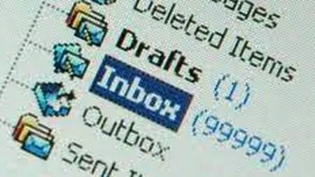 Serverul ANPC Bucuresti a fost \pus la pamant\ luni de sutele de plangeri impotriva bancilor