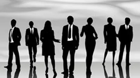 Managerii firmelor vad reduceri de personal si cresteri moderate de preturi in septembrie-noiembrie