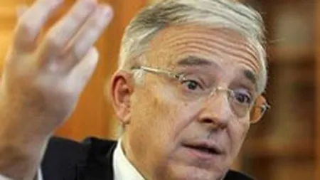 Un doctor in economie acuza: Isarescu ramane populistul-sef