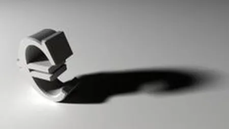 Analiza: Euro se va aprecia cu 10% fata de dolar pana la finele anului, peste nivelul de 1,5 dolari