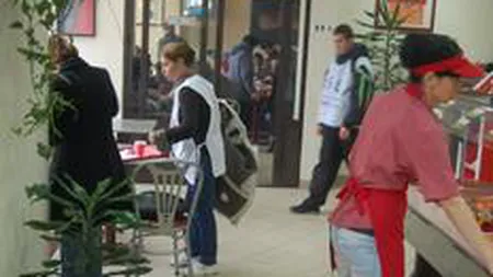 Partea profitabila a protestelor: Restaurantele si cafenelele din centrul Bucurestiului sunt asaltate de clienti