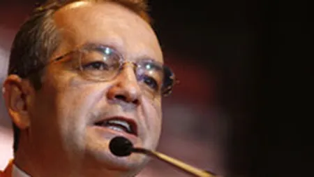 Boc a scapat de motiune, urmeaza batalia pe buget. Vezi ce masuri economice pregateste premierul