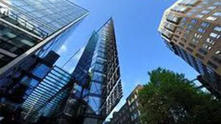 Londra ramane cea mai scumpa piata de birouri din lume. Hong Kong a inregistrat cele mai cresteri de chirii