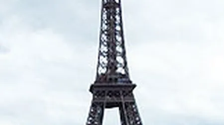 Valvis vrea sa-si vanda apa de lux si la \fitosii\din Paris si New York