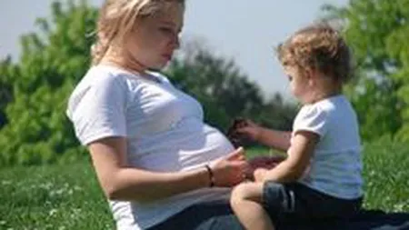 Functionarii publici ar putea fi concediati si cand sunt in concediu de crestere a copilului