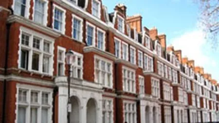 Bancherii din Londra vor cheltui doar 1 mld. lire din bonusurile salariale pe case