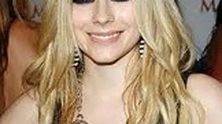Avril Lavigne isi lanseaza noul album in martie 2011