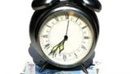 Studiu: Romanii economisesc mai putin, cred ca dobanzile la depozite sunt prea mici