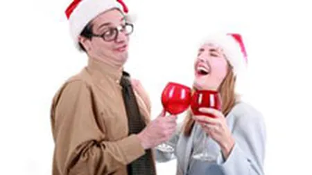 Sondaj: Una din doua companii organizeaza petrecere de Craciun