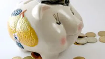 Studiu: Romanii economisesc doar 7% din venitul lunar