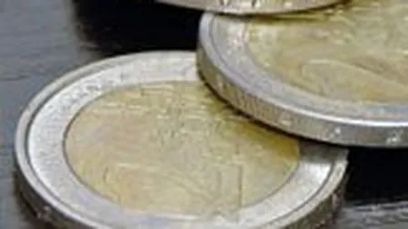 Leul s-a depreciat vineri la 4,2669 lei/euro