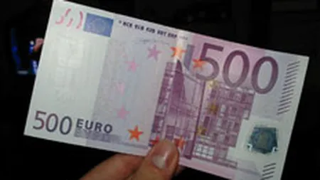 Numarul bancnotelor euro false retrase din circulatie a scazut pentru prima oara din 2006