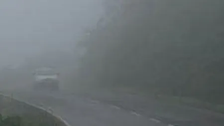 Ceata densa ingreuneaza traficul rutier pe drumurile din tara