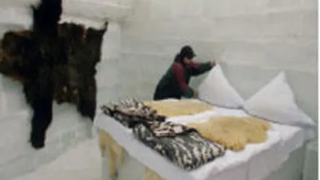 Turistii straini prefera sa doarma in Hotelul de Gheata de la Balea Lac, romanii doar sa-l viziteze