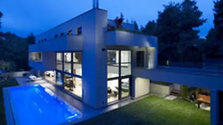 Fitch: Pretul locuintelor din Grecia va scadea cu 15% in urmatorii doi ani