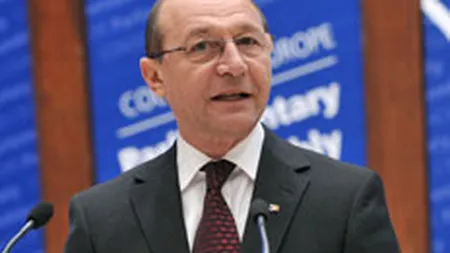 Basescu: Si eu as vrea un salariu mai mare de 1.100 de euro, ca n-am voie sa am costum ros in coate