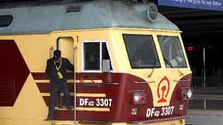 Chinezii au testat duminica cea mai rapida linie de cale ferata din lume. Vezi cum arata