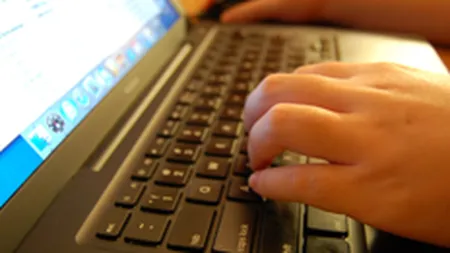 Cat timp petrec si ce cauta romanii pe Internet