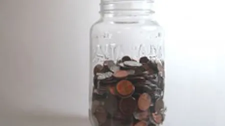 O intarziere de 10 ani la un fond de pensii poate reduce cu 50% veniturile la pensionare