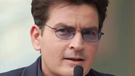 Charlie Sheen da in judecata Warner Bros. pentru 100 mil. $
