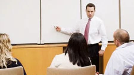 Ministerul Educatiei cauta profesorii in mediul privat