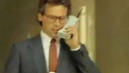 Top 10 cele mai amuzante reclame la telefoane mobile (VIDEO)