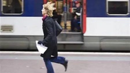 Sondaj: Patru din cinci romani isi permit sa intarzie la serviciu