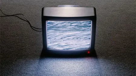Americanii renunta la televizor: Primul declin din ultimii 20 de ani, asteptat in 2012