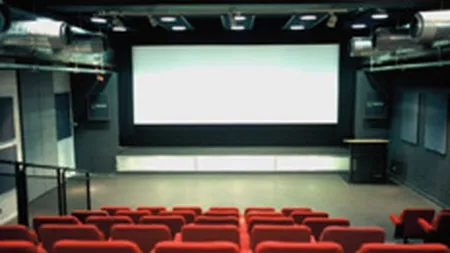 Romanii merg mai mult la cinema. Numarul de bilete vandute de cinematografe in 2010 a crescut cu 23,3%