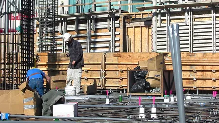 Guvernul a interzis montarea supraterana a retelelor edilitare pe domeniul public