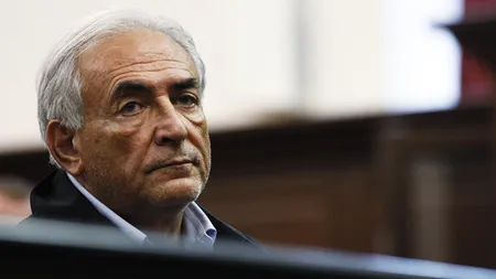 Fluide corporale, gasite in camera de hotel a lui Strauss-Kahn