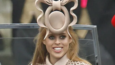 Printesa Beatrice si-a scos la licitatie palaria purtata la nunta regala. Vezi cu cat a vandut-o