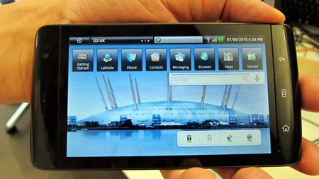 Asus va lansa un dispozitiv hibrid telefon-tableta