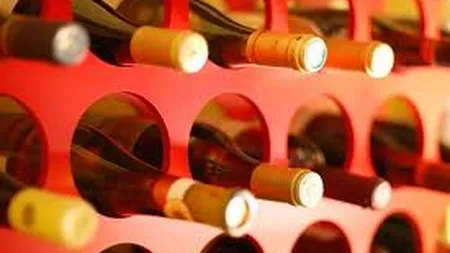 Cea mai veche sampanie din lume, scoasa la licitatie, dupa ce a stat 170 ani pe fundul oceanului