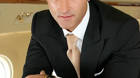 Secretul rusinos al unui magnat: are toti banii din lume, dar nu stie sa citeasca