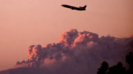 Aeroporturile din Buenos Aires se redeschid. Norul de cenusa chilian afecteaza zborurile din Noua Zeelanda si Australia