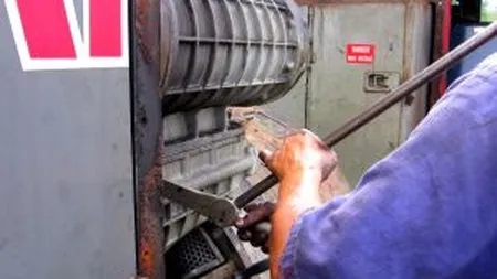 Aproape 1.500 de angajati din sectorul energetic ar putea fi disponibilizati in acest an