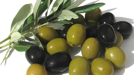 Angajati ai Fiscului, mituiti cu masline si prostituate