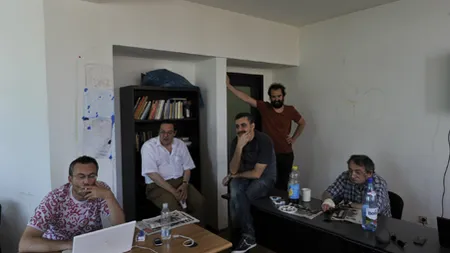 Puii de Catavencu se bat pe cititori: Va supravietui cine e dispus sa-si piarda toti banii