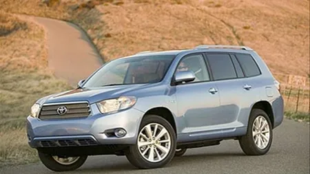 Toyota recheama inca 82.000 de automobile din SUA pentru probleme la computerul de bord